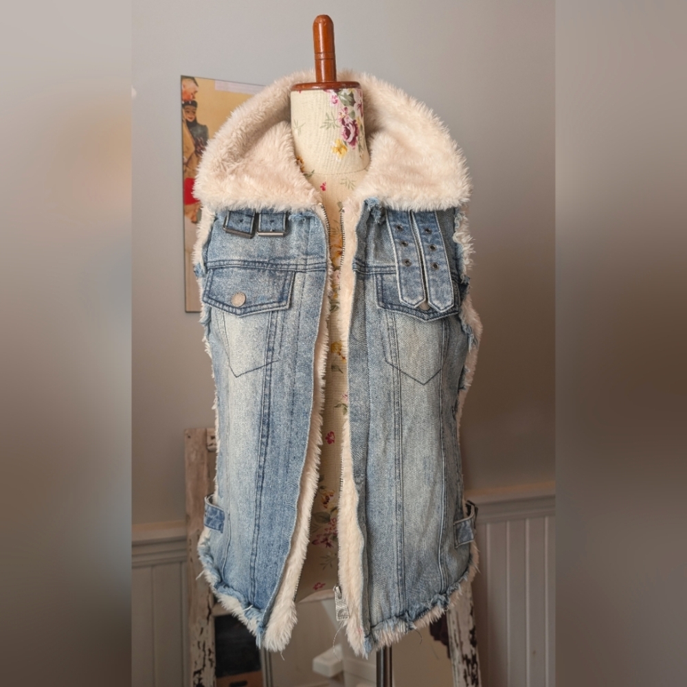 GUESS Manola Denim Front Sherpa Vest